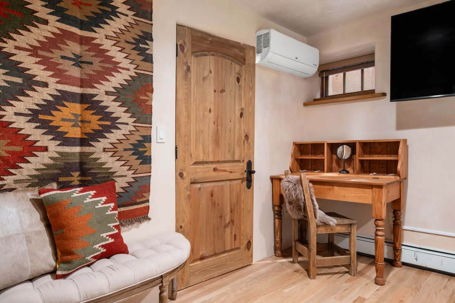 Room 1-Master-King Bed