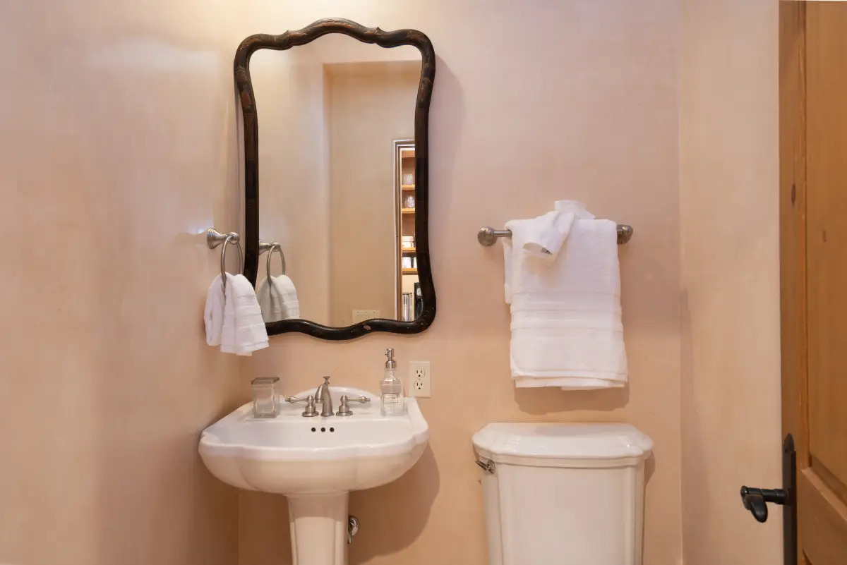 Bathroom Bedroom 3 - Half Bath
