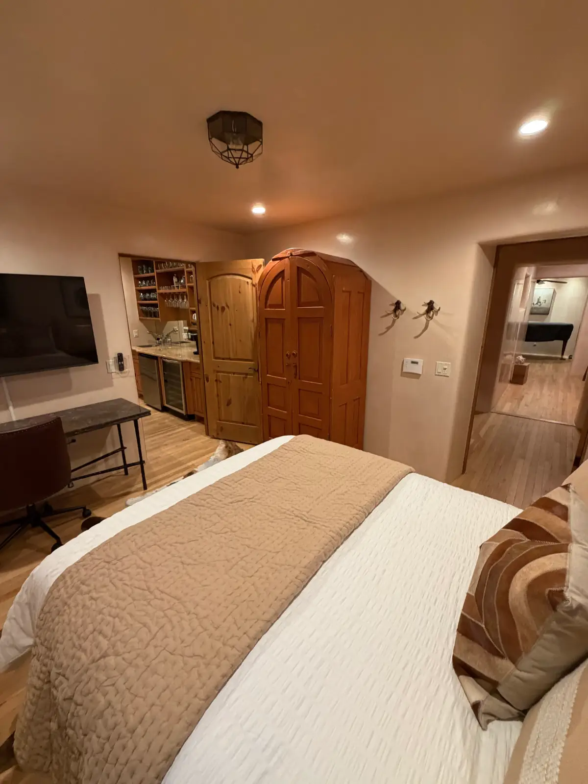 Bedroom 3 - Queen Bed