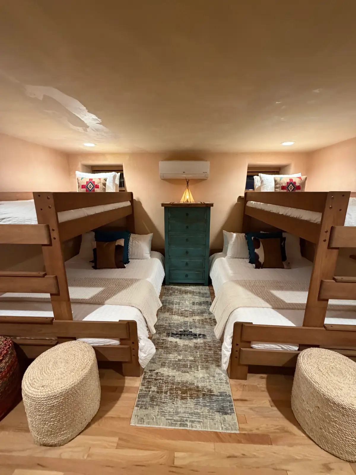 Bedroom 1 - 2 Bunk Beds total 2 Queens  2 Twin XL